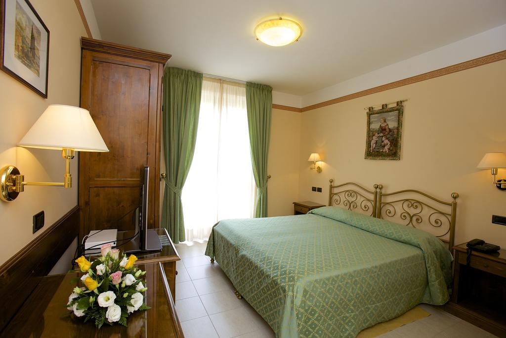Campiglione Hotel Assisi Kamer foto